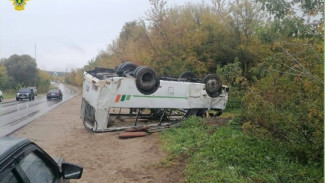 Автобус с самарскими номерами перевернулся в Тульской области, пострадали 15 человек