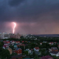 Грозы и +33°C: синоптики рассказали о погоде на выходные в Самарской области