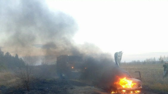 Под Самарой Нива вспыхнула прямо во время движения