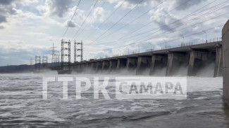 Появились кадры последствий пиковых сбросов воды через ГЭС под Самарой