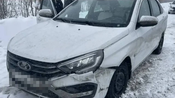 Автоледи влетела в металлическое ограждение на трассе в Самарской области