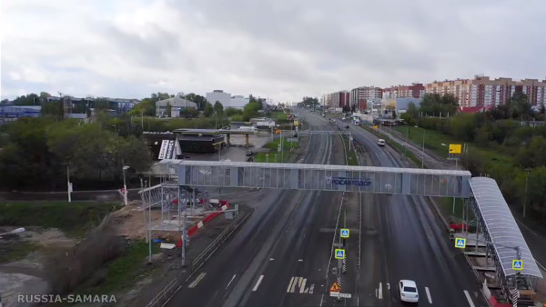 Новый пешеходный мост в Самаре показали с высоты птичьего полета