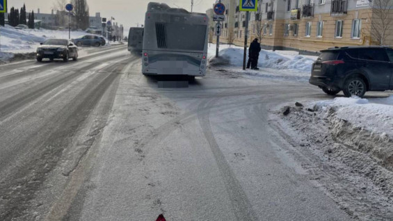 В Самаре утром 24 февраля автобус сбил 12-летнюю девочку 