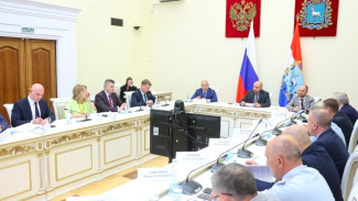 На оперативном совещании губернатор обсудил финансовые механизмы и восстановление логистических цепочек после атак БПЛА