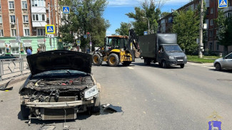 Водитель Renault пострадал в ДТП с трактором на ул. Ново-Вокзальной в Самаре