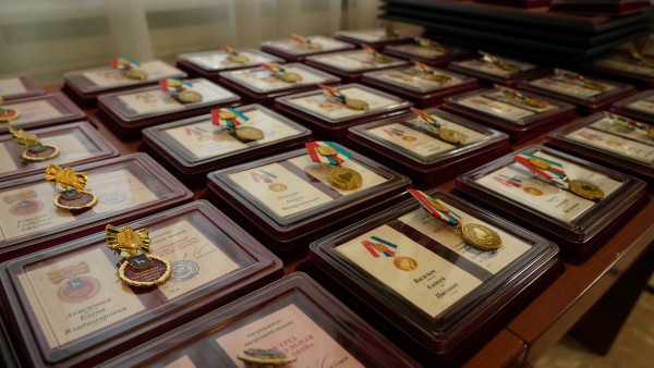 В Самаре вручили государственные награды жителям региона