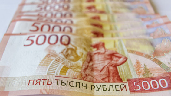 Под Самарой мужчин решил расплатиться за сигареты поддельными пятью тысячами 