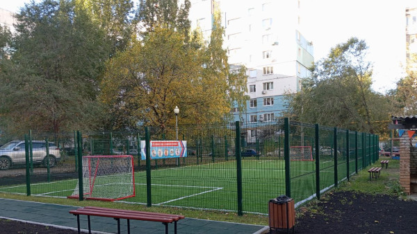 В 10 детских садах Самары появились мини-футбольные поля