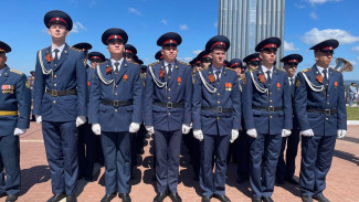 Вячеслав Федорищев вручил дипломы выпускникам института ФСИН