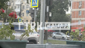 В Самаре многокилометровая пробка образовалась перед перекрестком улиц Авроры и Гагарина