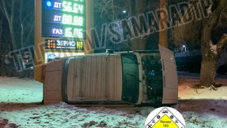 Крутой маневр: дрифтер в Самаре влетел в автозаправку