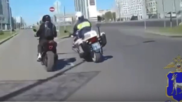 В Самаре полиция устроила погоню на Московском шоссе за 19-летним байкером