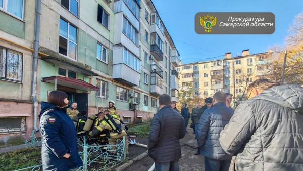 Мужчина пострадал при пожаре в пятиэтажке на ул. Гагарина в Самаре