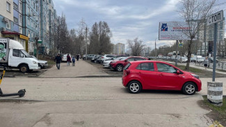 В Самаре иномарка сбила подростка на самокате