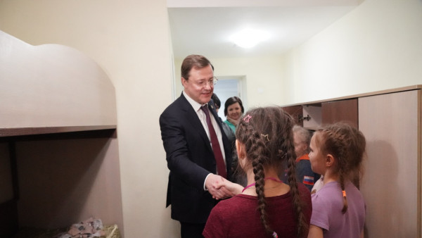 Самарцы встретили эвакуированных из Белгородской области детей