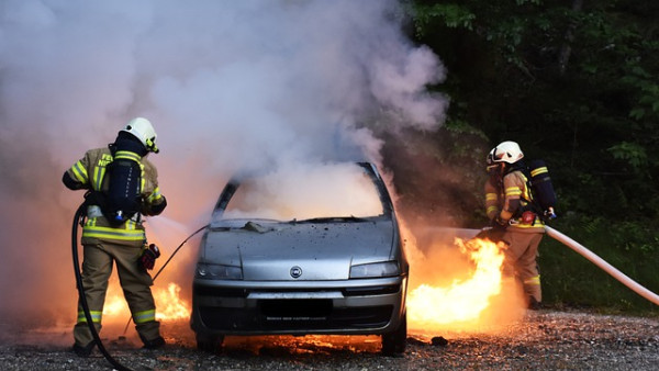 В Самаре за сутки сгорело сразу два автомобиля