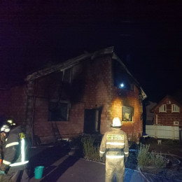 Трагедия в Самарской области: в селе Старая Бинарадка спасатели более 4 часов боролись с огнем, есть жертвы