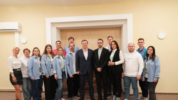 Самарская и сербская делегация подружились на Всемирном фестивале молодежи в Сочи