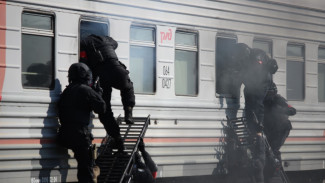 Под Самарой силовики провели штурм поезда