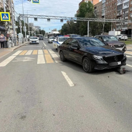 В Самаре Mercedes-Benz сбил 10-летнего ребенка на электросамокате