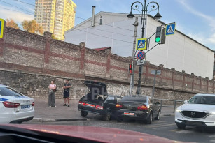 В Самаре  на Волжском проспекте столкнулись иномарка и отечественная легковушка