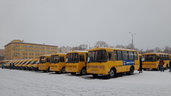 В Самарской области вручили 70 новых школьных автобусов 20 декабря 2021 года