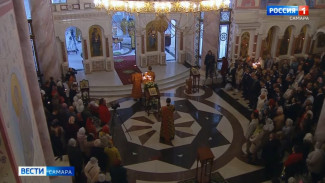 Пасхальное богослужение в Софийском соборе объединило жителей Самары 