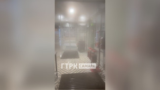 В Самаре в сетевом магазине возникла угроза удара током из-за порыва трубы