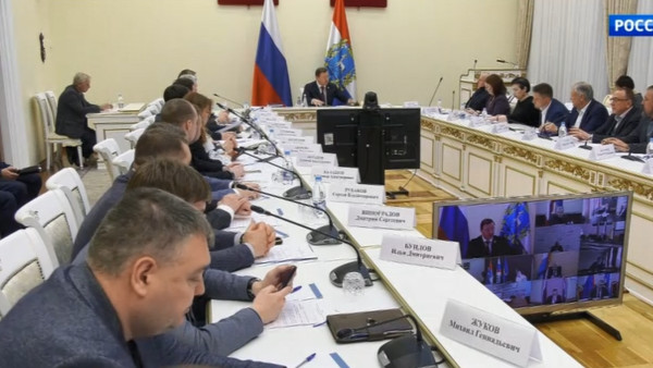 Динамику строительства и ввода жилья осудили на заседании правительства региона