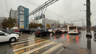 Появились кадры массового ДТП в тоннеле на Московском шоссе 9 декабря