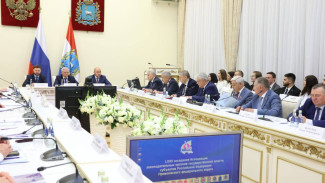 В Самаре законодатели из регионов ПФО обсудили вопросы взаимодействия власти и общества