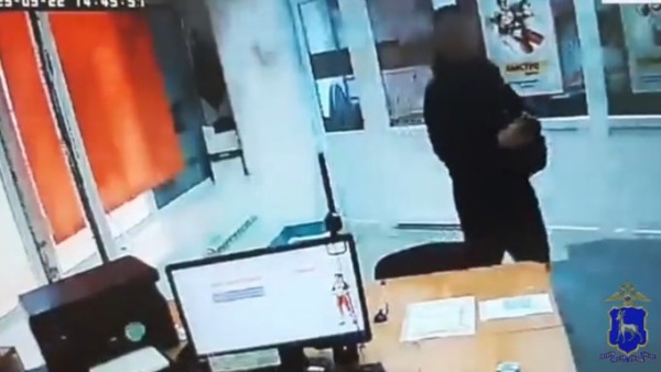 В Самарской области задержан рецидивист с пистолетом