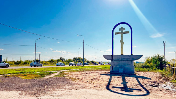 Село Ягодное Самарской области защищают два поклонных креста высотой 7 и 9 метров