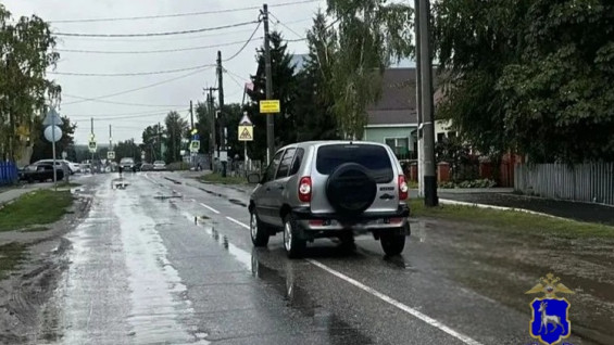 Водитель на Chevrolet Niva сбила женщину в Самарской области