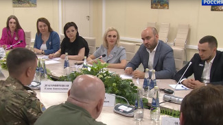 Вячеслав Федорищев провел встречу с коллективом фонда «Защитники Отечества»