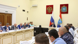 Вячеслав Федорищев провел заседание штаба по вопросам военной службы по контракту