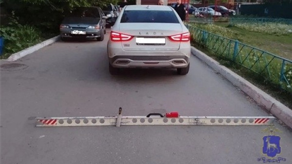 11-летнюю девочку на самокате сбила Lada Vesta в жилой зоне Тольятти