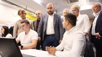 Глава региона Вячеслав Федорищев посетил Центр общественного наблюдения