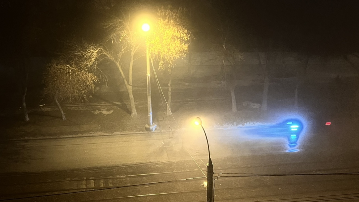 Обои туман. Дорога в тумане. Сильный туман в поле. Мгла в горах. Густой туман.