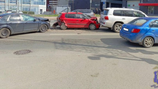 В Самаре 3 машины попали в ДТП на Московском шоссе у ТЦ Айсберг