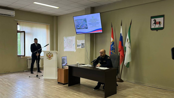 Вячеслав Федорищев поручил разместить администрацию Волжского района в поселке Рощинский