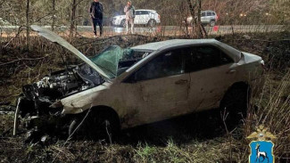 На Хрящевском шоссе спасли автоледи из огненной западни