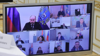 Вопрос капремонта школ и детских садов. Вячеслав Федорищев поставил задачу: не допускать срыва сроков ремонтных работ