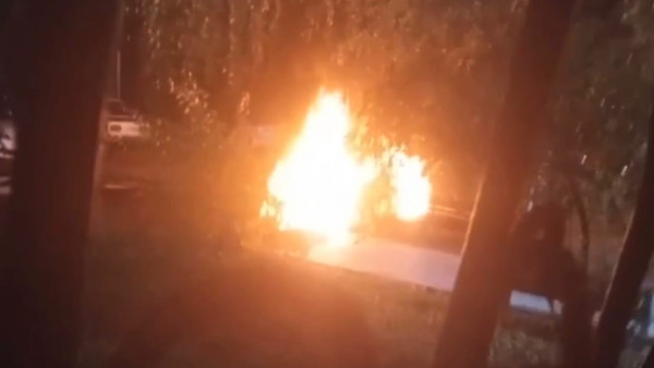 В Самарской области сгорел автомобиль в ночь на 27 сентября 2022 года