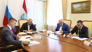 Вячеслав Федорищев провел встречу с представителями Правительства ДНР