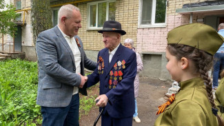 В Самаре поздравили ветеранов ВОВ, которые не смогли принять участие в Параде 