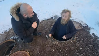 «Перенес инсульт в канализации»: тольяттинский бездомный дядя Саша рассказал о жизни в колодце