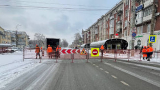 В Самаре на ул. Победы общественный транспорт пустили в объезд 