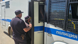 В Самаре полиция проводит рейд по мигрантам на Мехзаводе