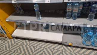 Жители Самары раскупают питьевую воду из-за экстремальной жары